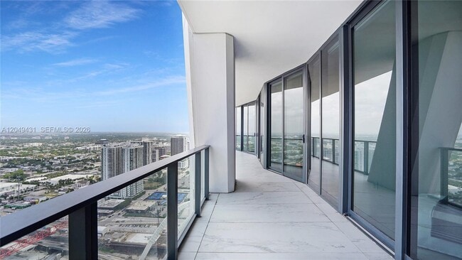 Building Photo - 1000 Biscayne Blvd
