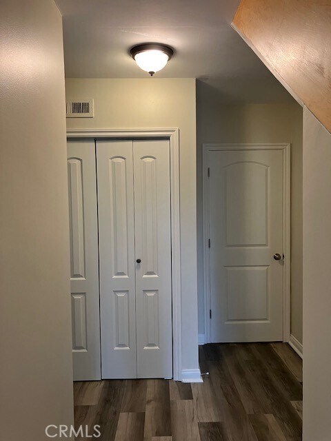 Building Photo - 57 Margate Square