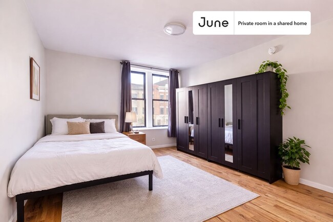 Building Photo - 362 Parkside Ave