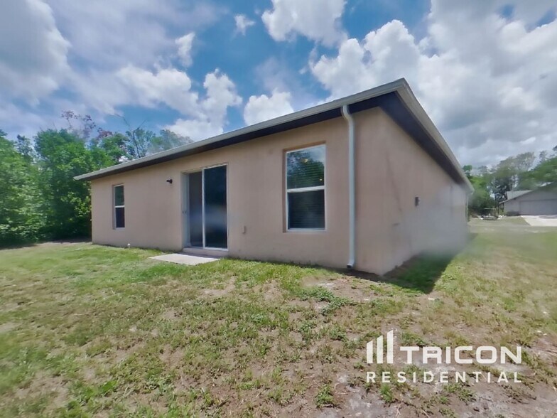 Building Photo - 7012 Everest St