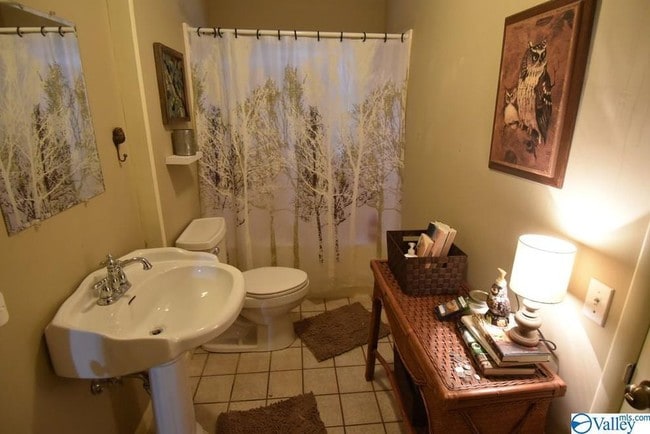 Building Photo - 3500 Colonial Dr