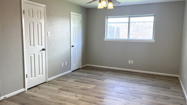 Building Photo - 9959 El Chaco Dr