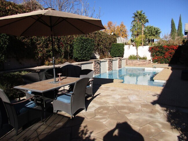 Building Photo - Taylorville Street