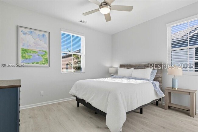 Building Photo - 215 Tropics Ave
