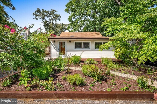 Building Photo - 530 Highland Dr