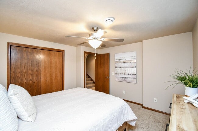 Building Photo - 3908 W 89th St