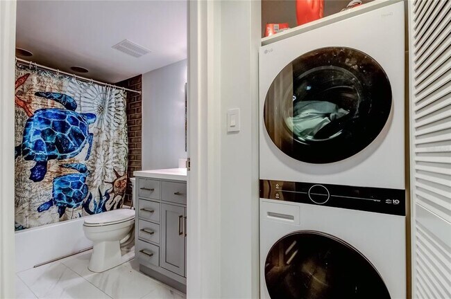 Building Photo - 7321 Central Ave