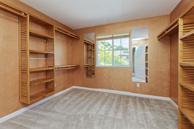 Building Photo - 1012 Trailside Dr