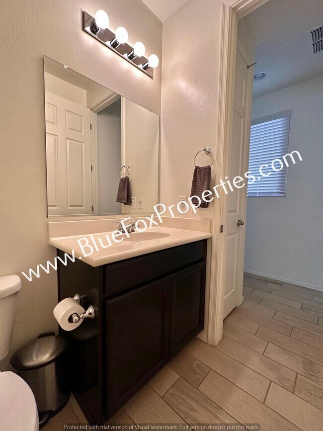 Building Photo - 4496 S Saginaw Hill Dr