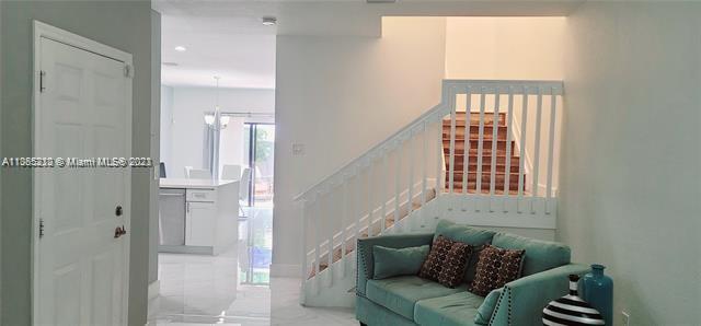 Building Photo - 355 NE 37th Terrace