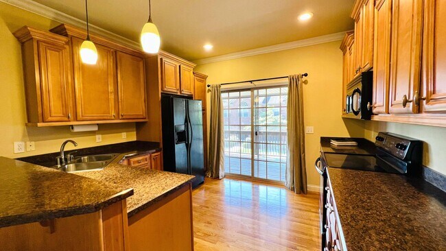 Building Photo - 3305 Beaumont Centre Cir