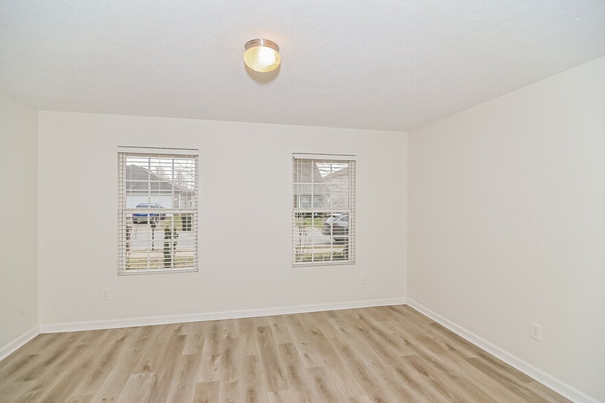 Building Photo - 2716 Miranda Dr