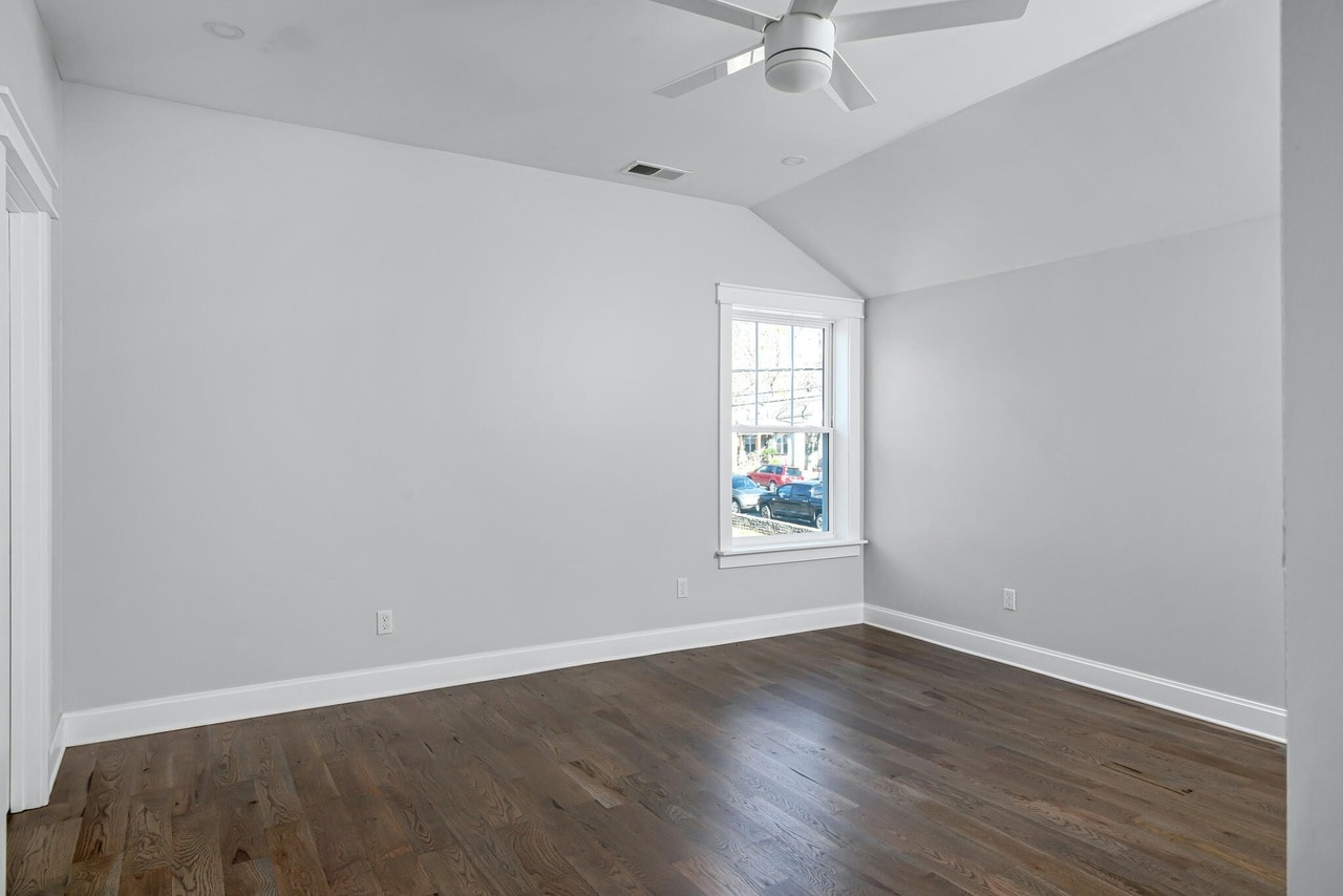 Building Photo - 426 Hart Ave