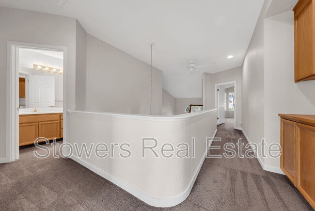 Building Photo - 424 Sutton Cir