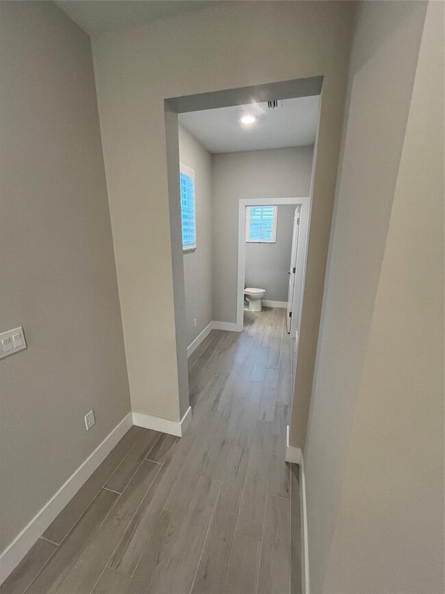 Building Photo - 226 Preserve Trl S