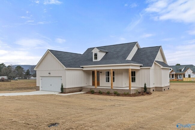 Building Photo - 219 Bush Rd SE