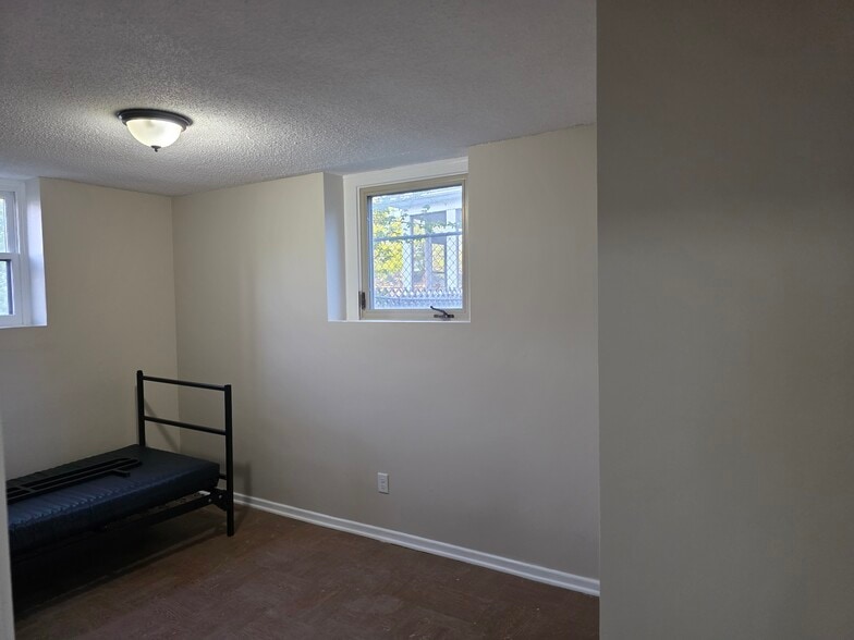 Building Photo - 905 Fuller Ave
