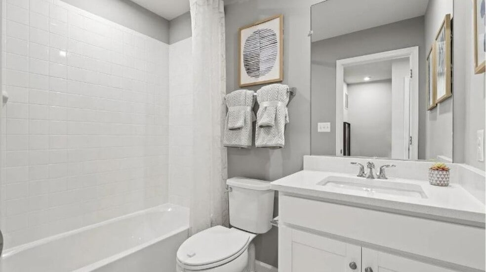 bath - 10 Coolidge Ave