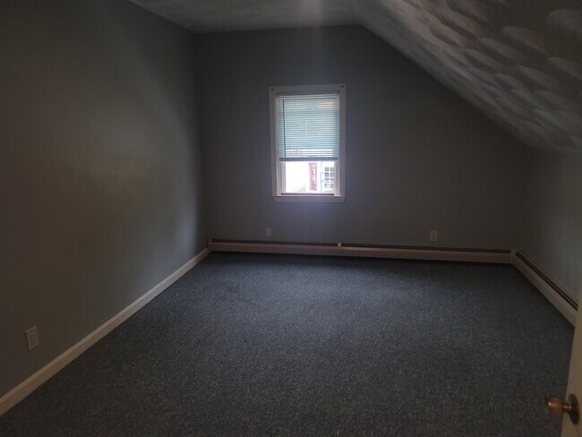 Building Photo - 651 Fall River Ave