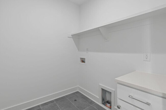 Building Photo - 616 Rocky Knob Ct