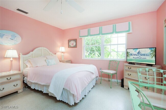 Building Photo - 361 1st Ave N