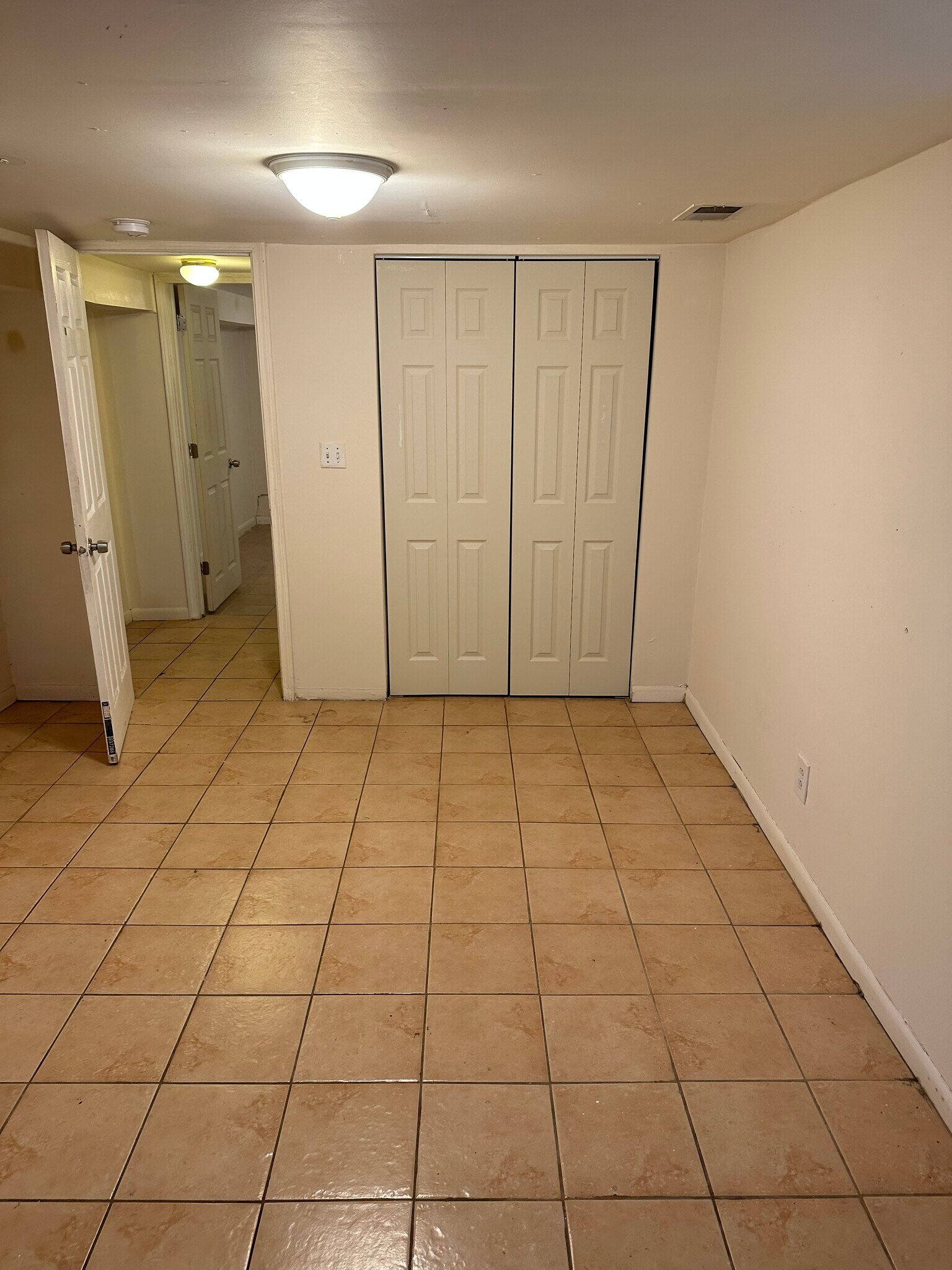 Tile floor large closet - 1117 Foster St