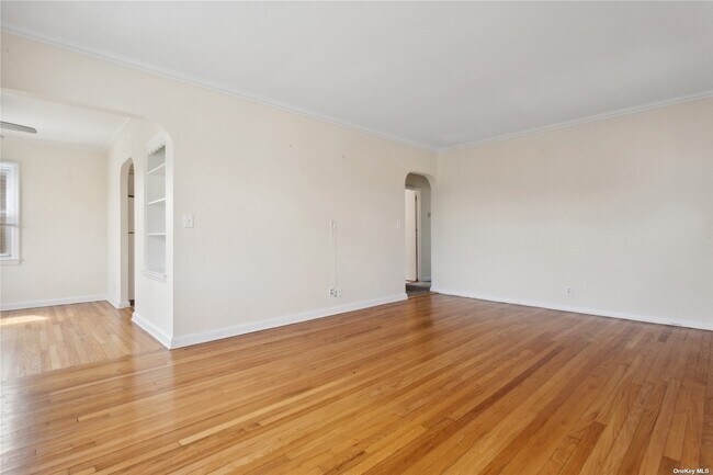 Building Photo - 349 E Market St