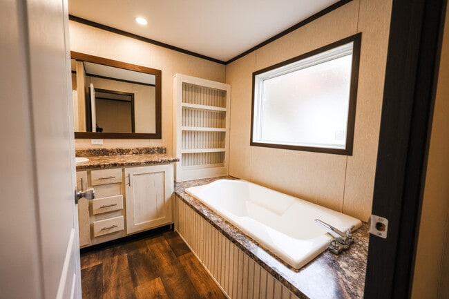 Building Photo - 415 Hillsdale Rd