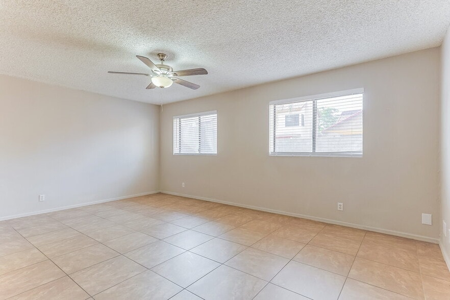 Building Photo - 1232 W Riviera Dr