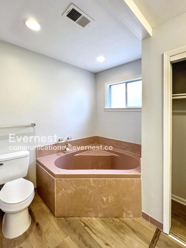 Building Photo - 5697 Tulip Tree Dr