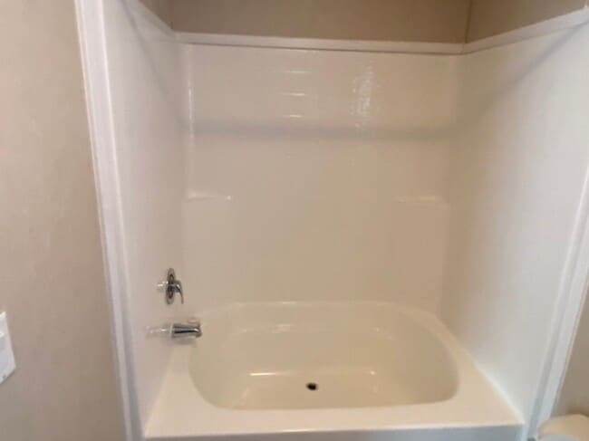 Building Photo - 3bd/2ba Renovated