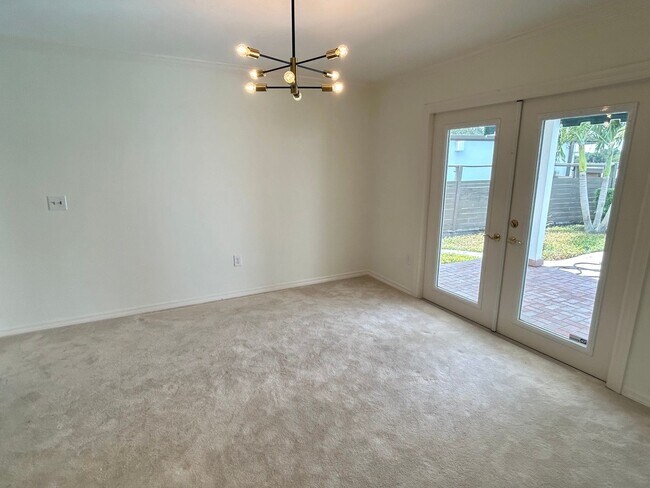 Building Photo - Classic waterfront Snell Isle Estates 3 Bed 2.5 Bath Home with private dock!