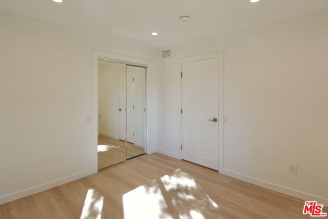Building Photo - 24621 Aquilla Dr
