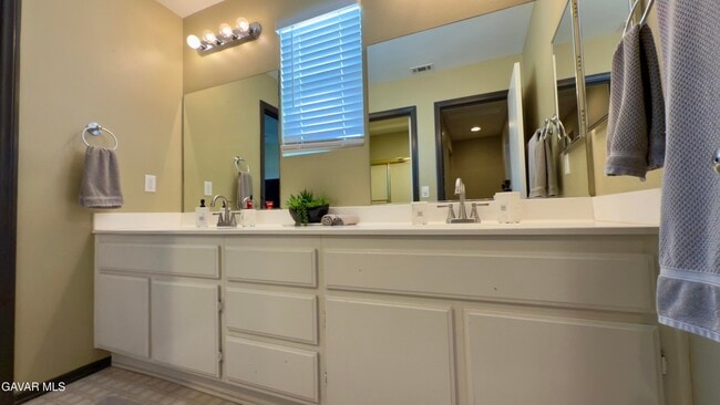 Building Photo - 2234 Avenida del Mar