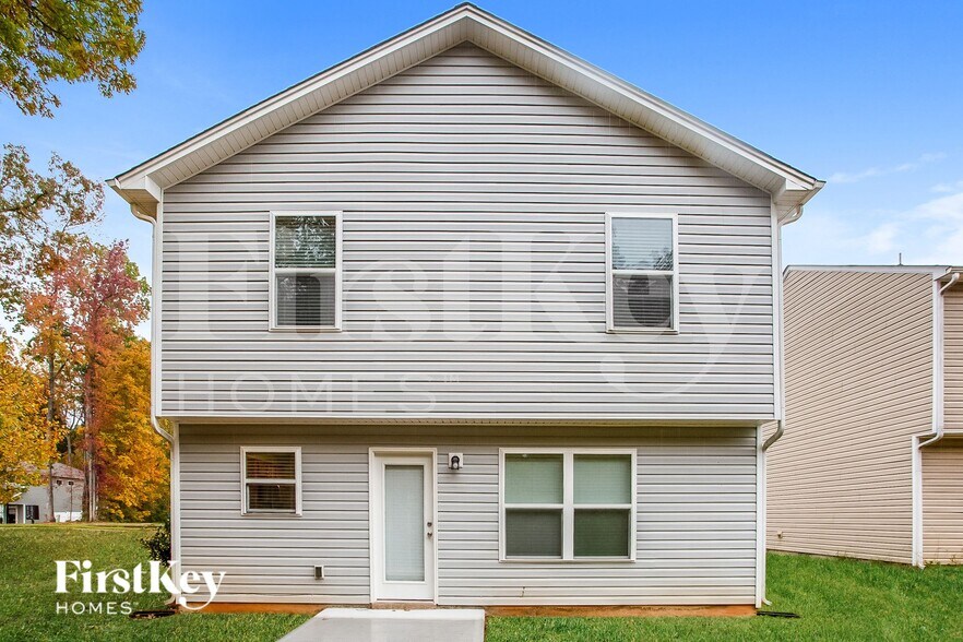 Building Photo - 4944 Rockwood Rd