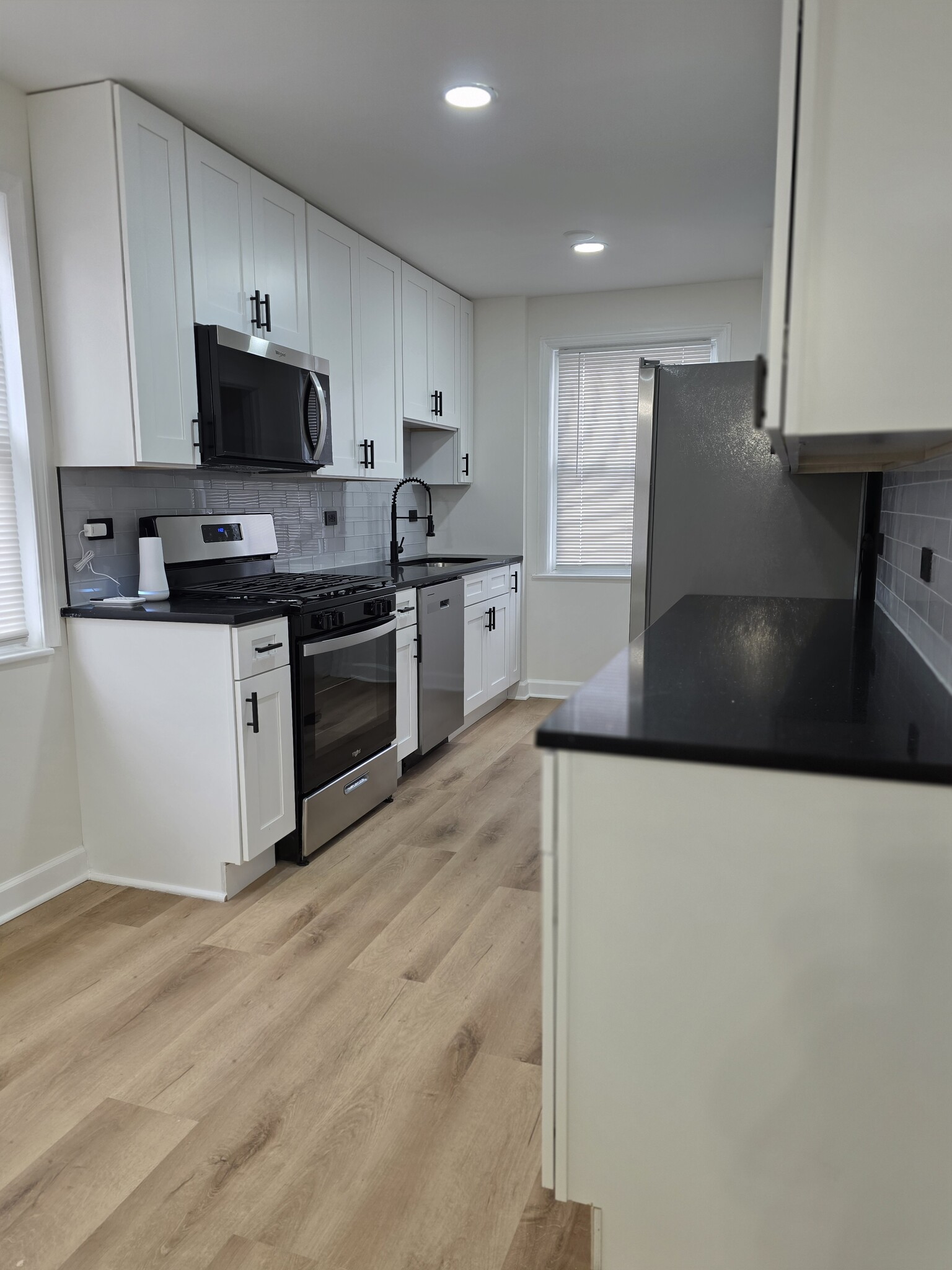 Kitchen - 5251 S Hamlin Ave