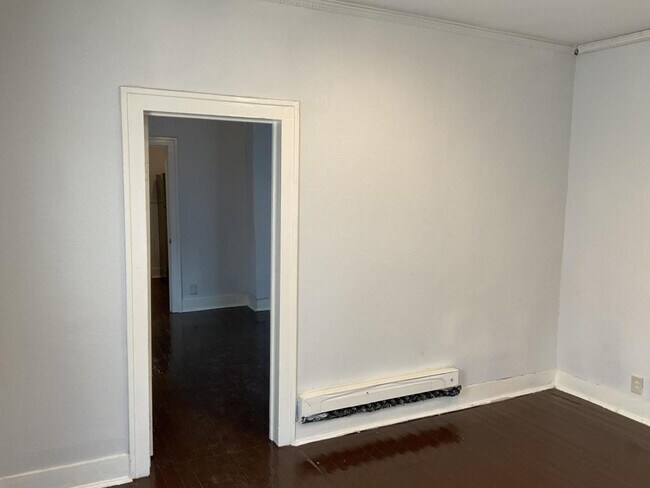 Building Photo - 2406 Guadalupe St