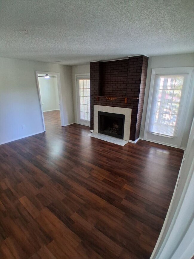 Building Photo - Oasis - # 10-201