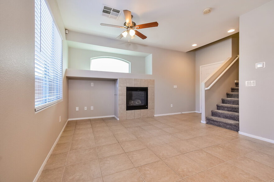 Building Photo - 8257 Begonia Blush Dr