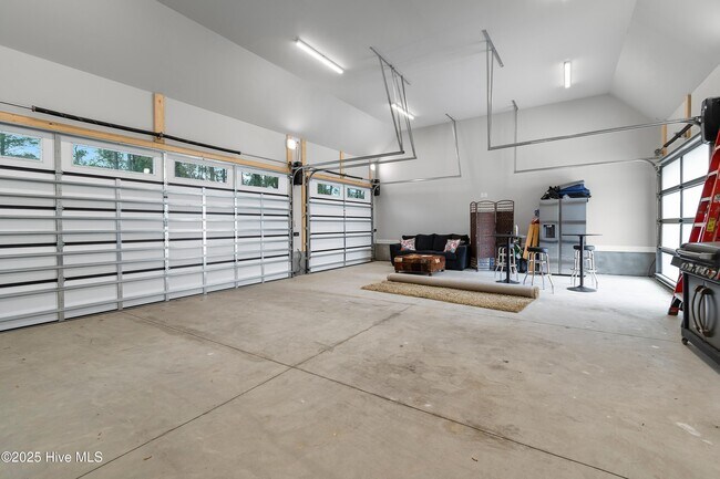Building Photo - 9442 Old Salem Way
