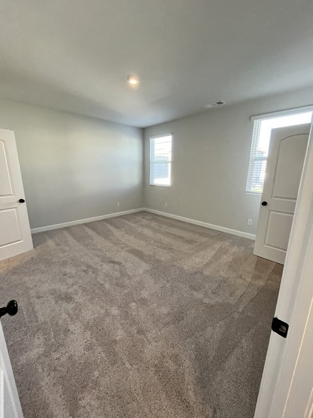 Building Photo - 4548 Hoboken Wy