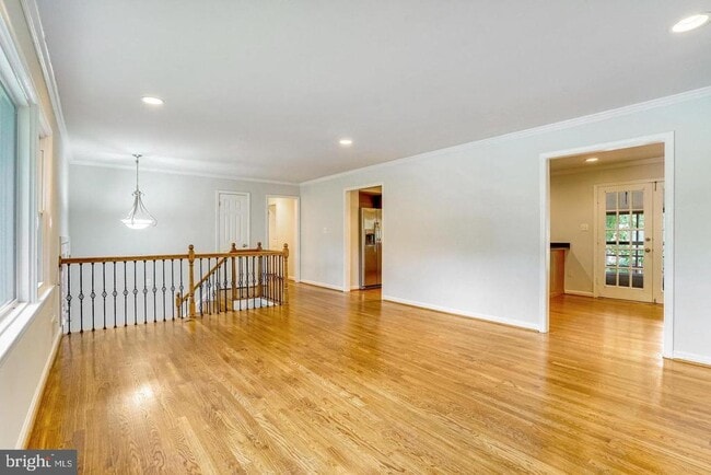 Building Photo - 9821 Hampton Ln