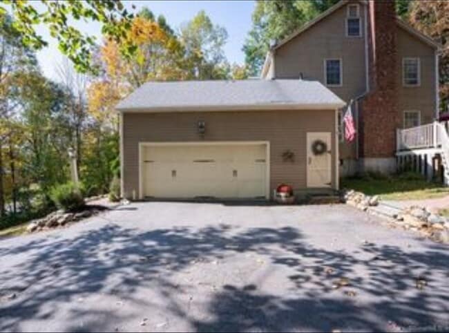 Building Photo - 139 Stonefence Rd