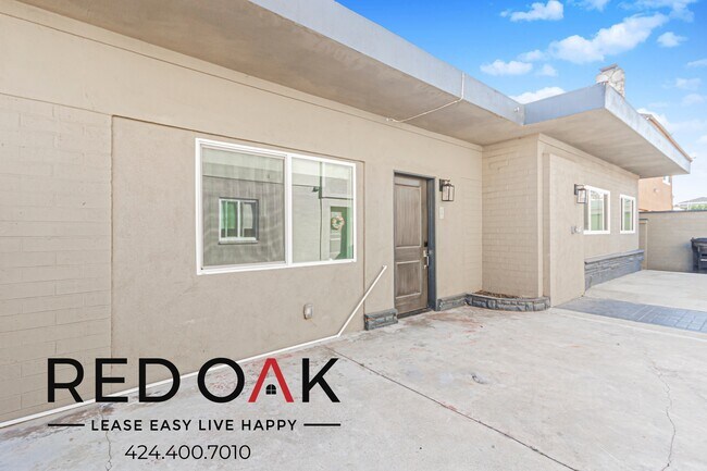 Building Photo - 608 W Hillcrest Blvd