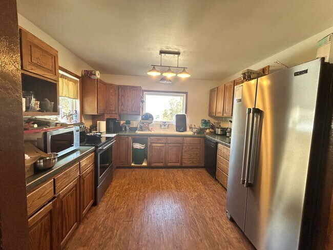 Building Photo - 505 Camas Creek Loop