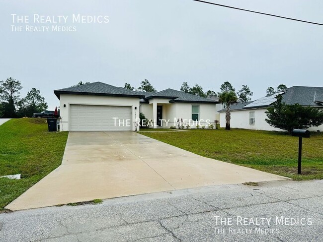 Building Photo - Stunning 4 Bedroom, 2 Bathroom Home in Poi...