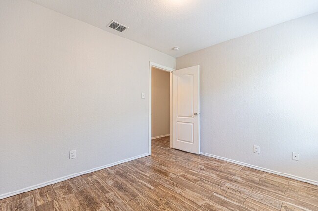 Building Photo - 8434 Miners Point