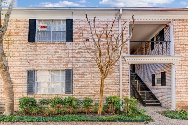 Building Photo - 7900 Westheimer Rd
