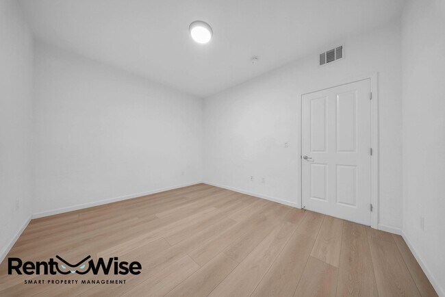 Building Photo - 1388 Broadway