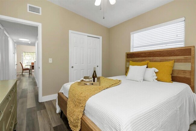 Building Photo - 676 Orangewood Dr